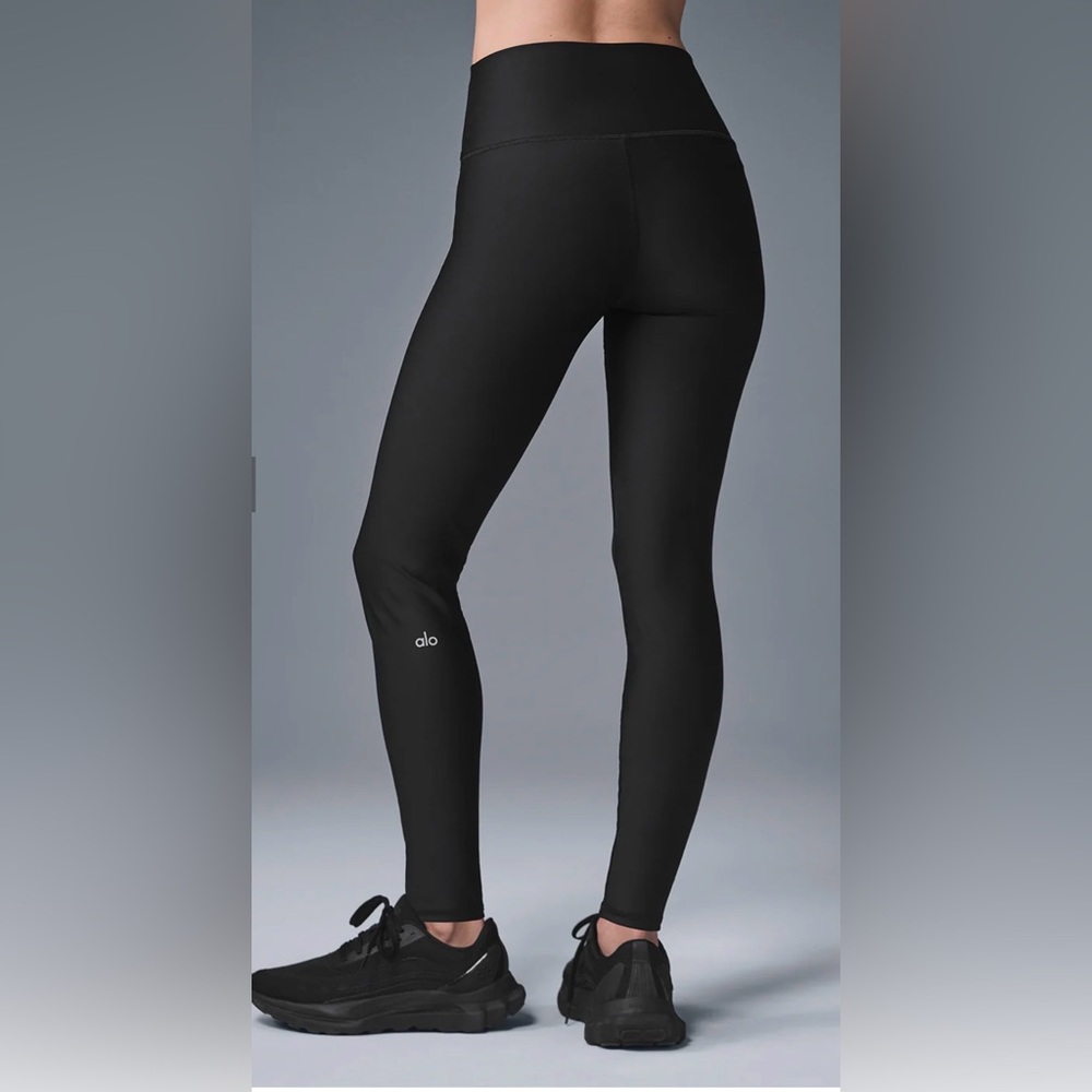 ALO Yoga Women's Sleek Black Leggings